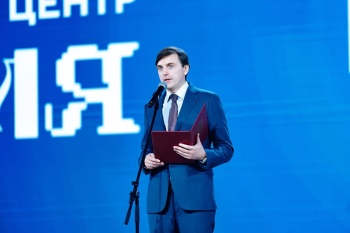 Россия передала Таджикистану более 842 тысяч учебников по русскому языку